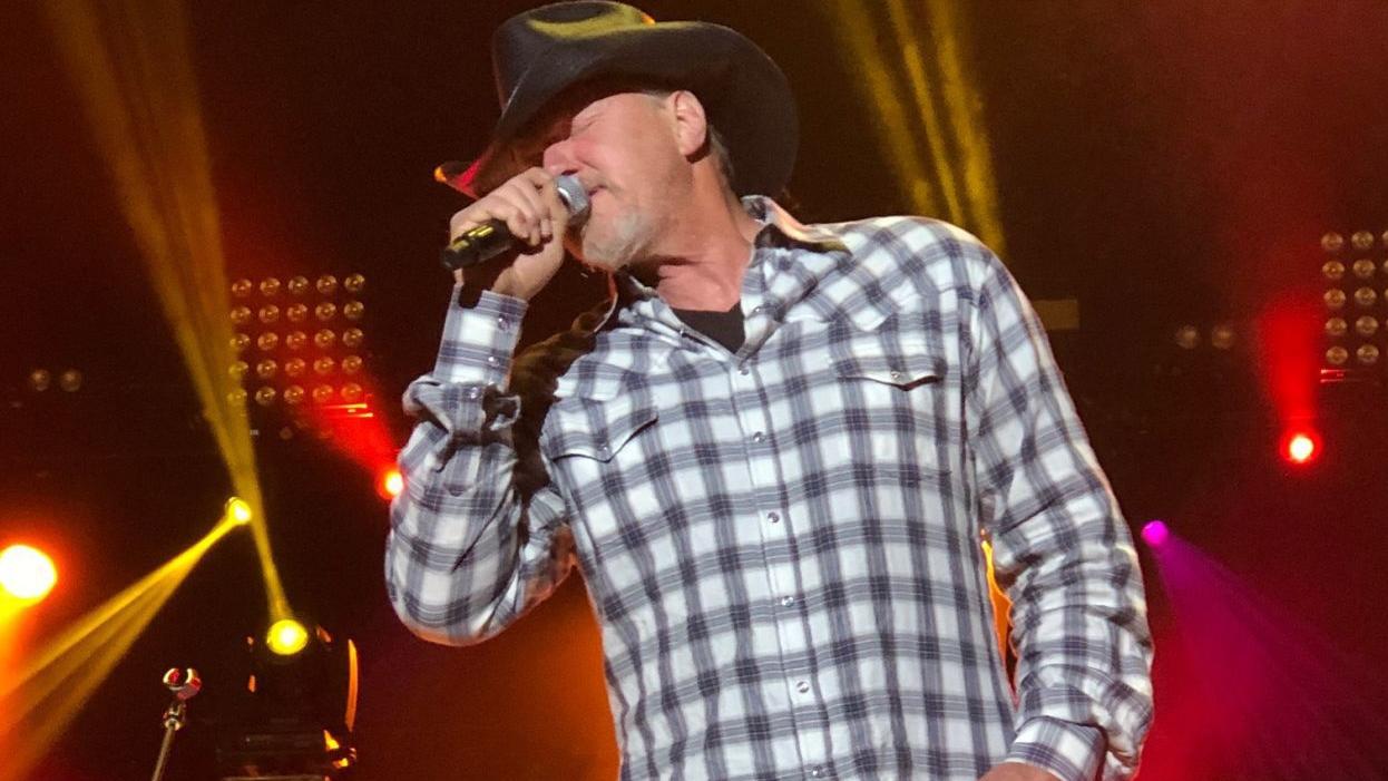 Big music acts come to Arizona as Country Thunder rumbles into Florence